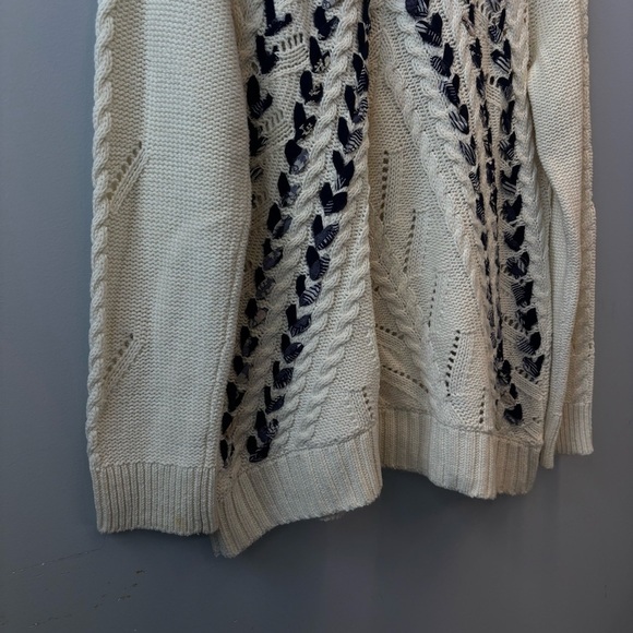 Knitted and Knotted XL Sweater cable knit ribboned - Picture 4 of 13